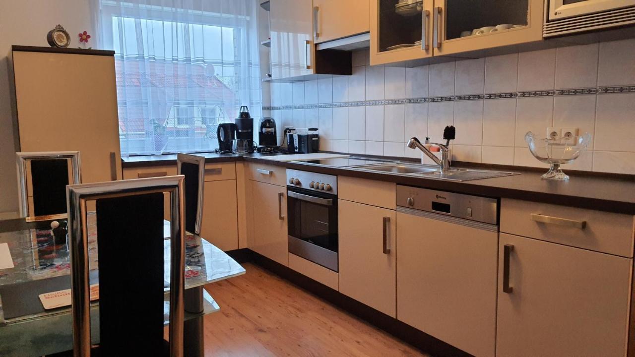 Nettes 2- Zimmer Apartment Sehnde Bagian luar foto