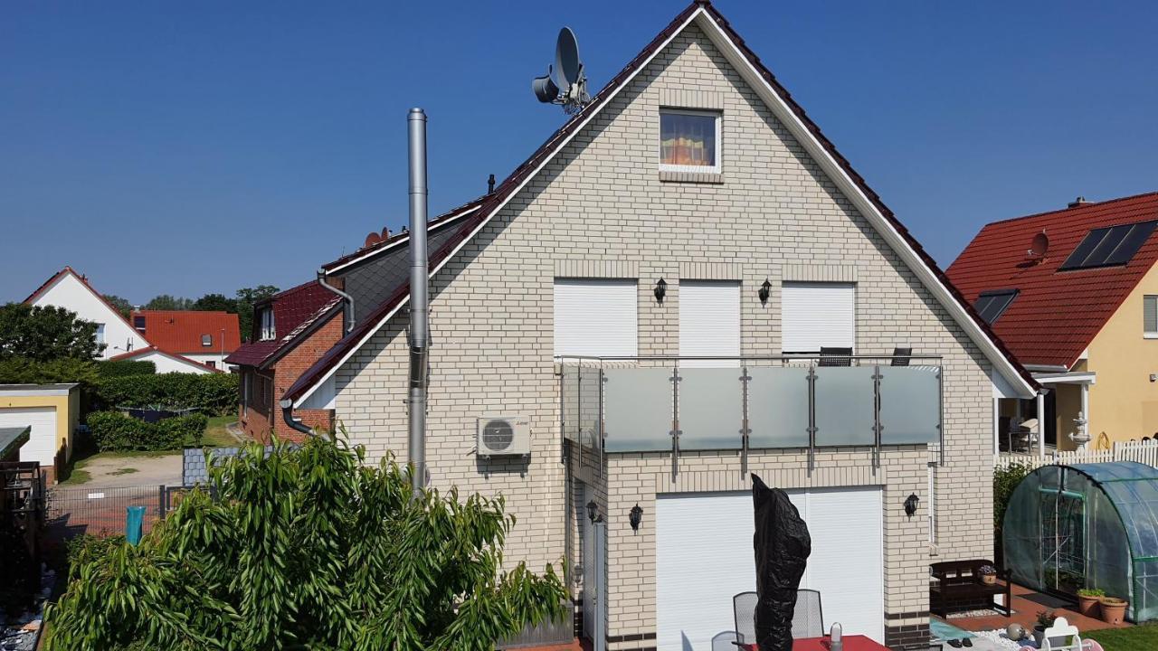 Nettes 2- Zimmer Apartment Sehnde Bagian luar foto