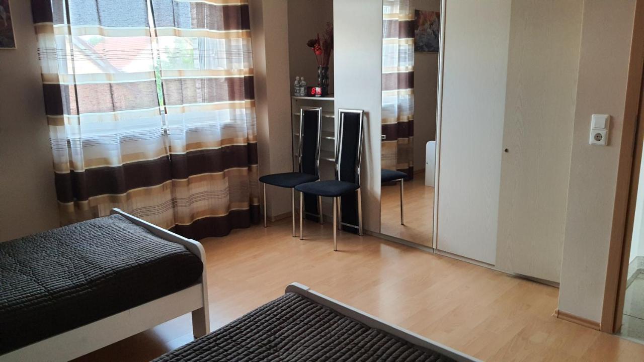 Nettes 2- Zimmer Apartment Sehnde Bagian luar foto